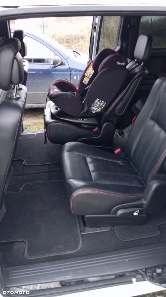 Dodge Grand Caravan - 13