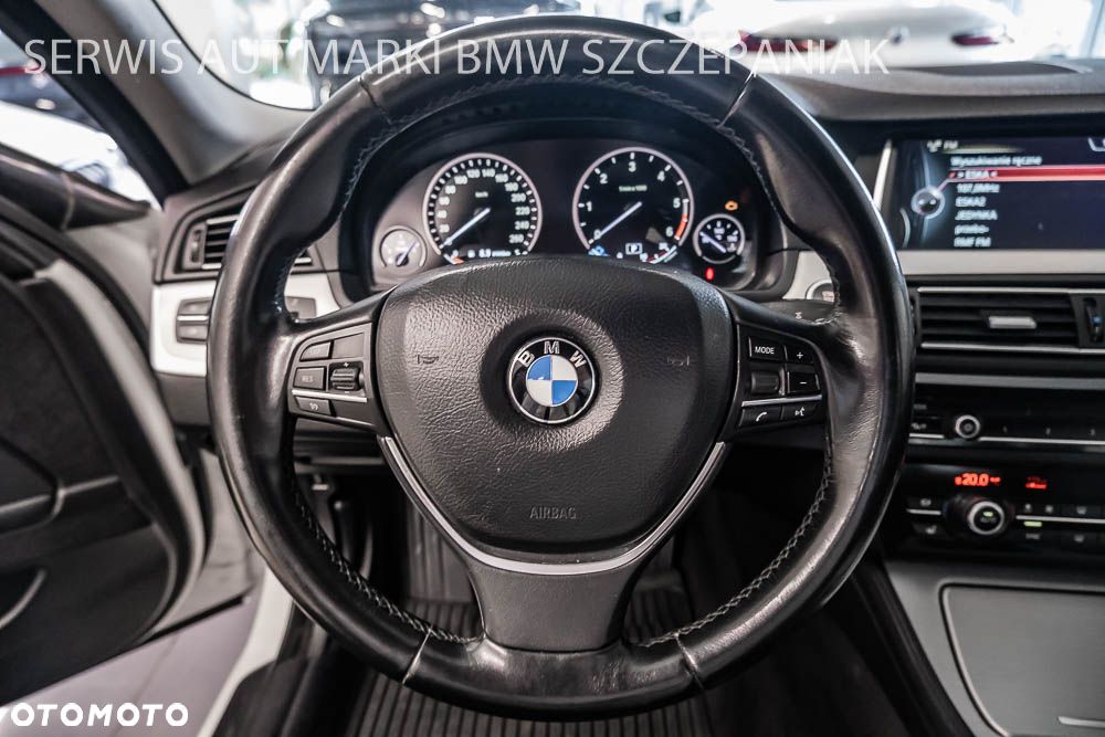 BMW Seria 5 520d xDrive - 17
