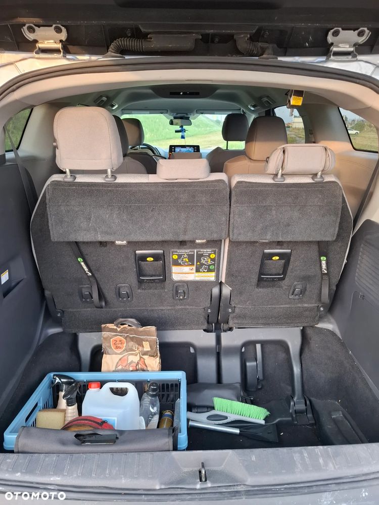 Toyota Sienna - 24