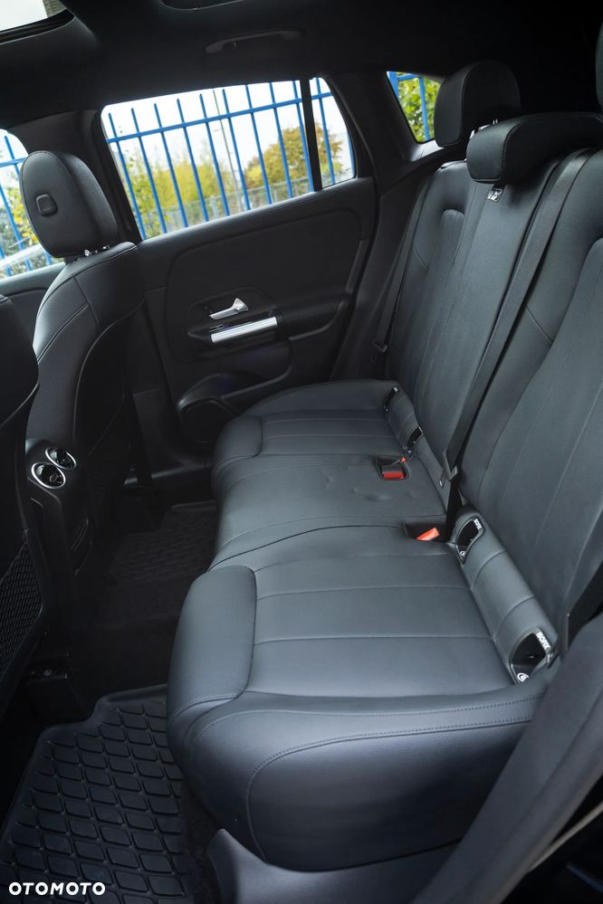 Mercedes-Benz GLA - 17