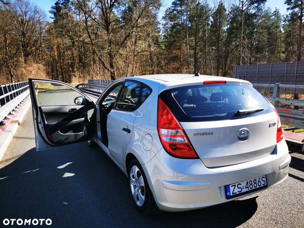 Hyundai i30 1.4 Base - 24