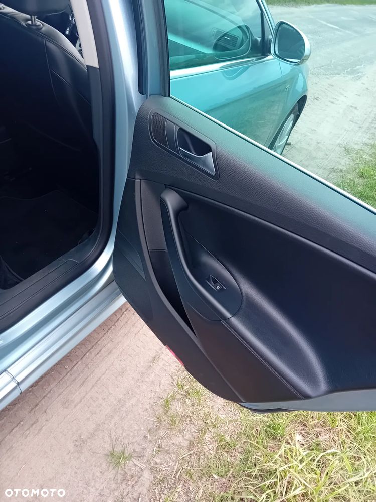 Volkswagen Passat - 8