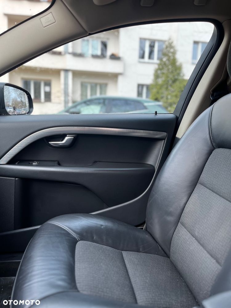 Volvo V70 2.0 - 12