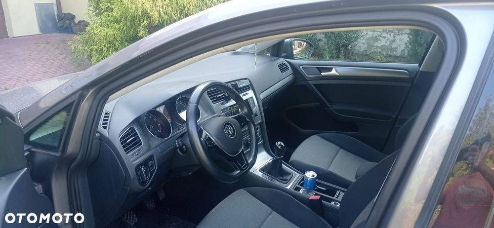 Volkswagen Golf - 8