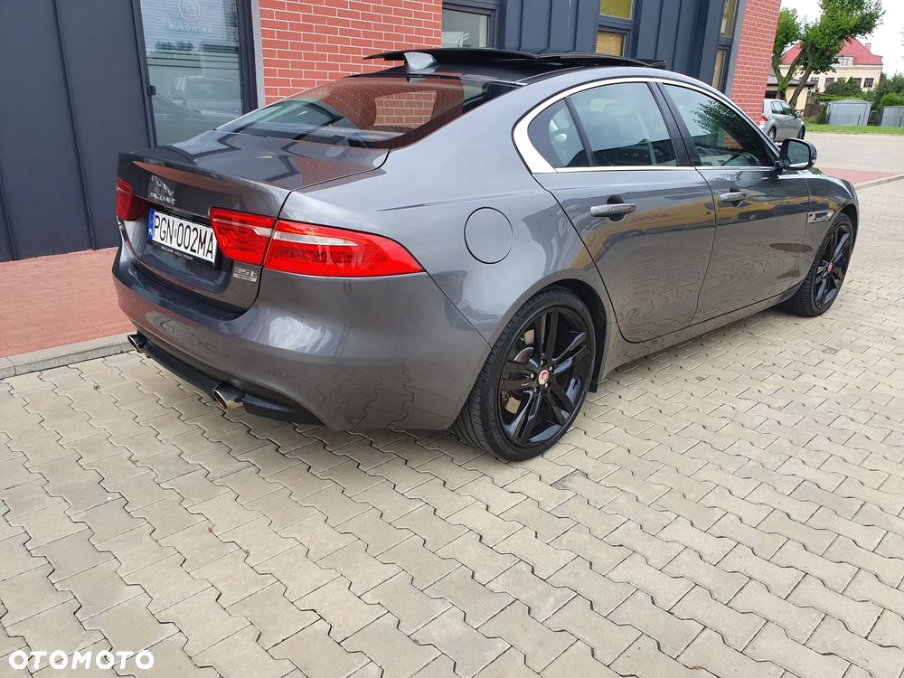 Jaguar XE - 20