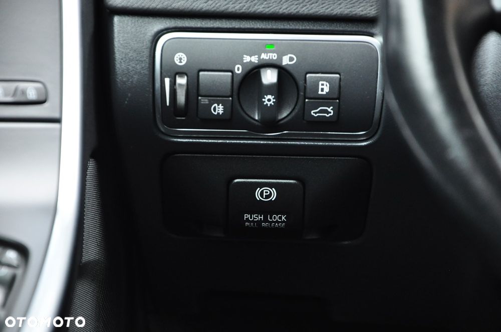 Volvo V60 D3 Geartronic Summum - 37