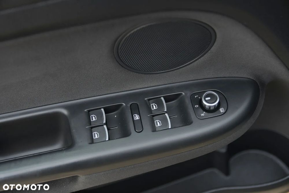 Volkswagen Golf Plus Plus1.6 TDI DPF BlueMotion Technology Style - 27