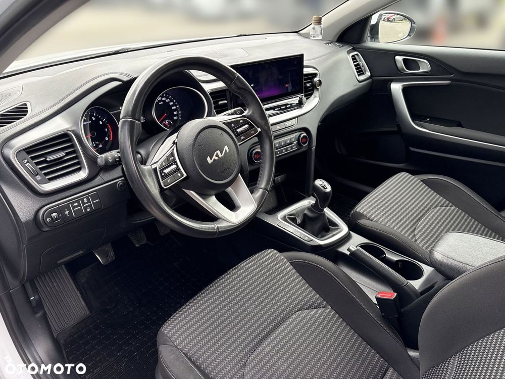 Kia Ceed 1.5 T-GDI M - 9