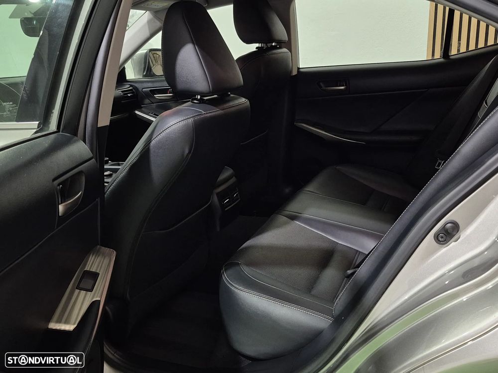 Lexus IS 300H Executive - 18