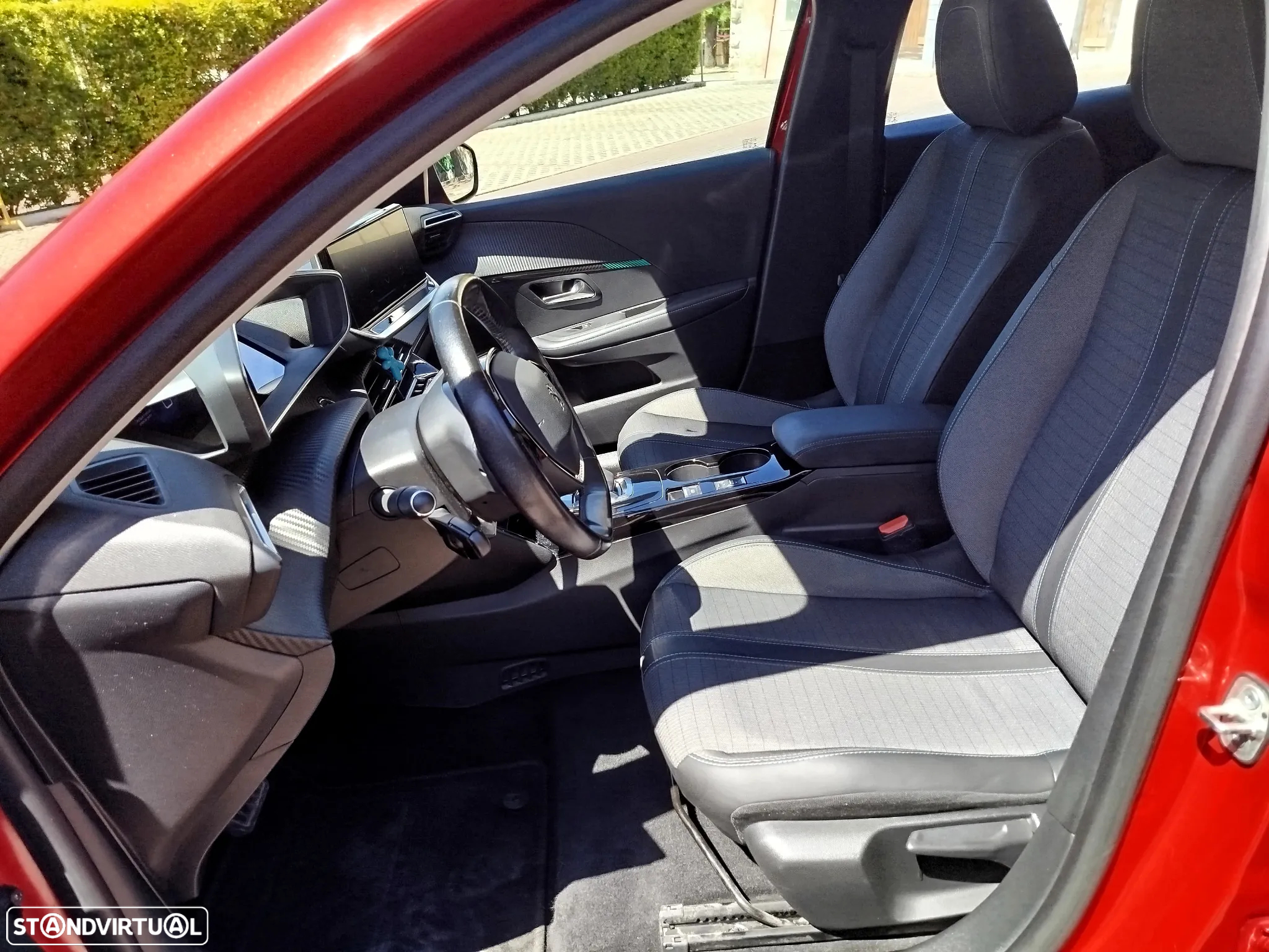 Peugeot e-208 50 kWh Allure - 11