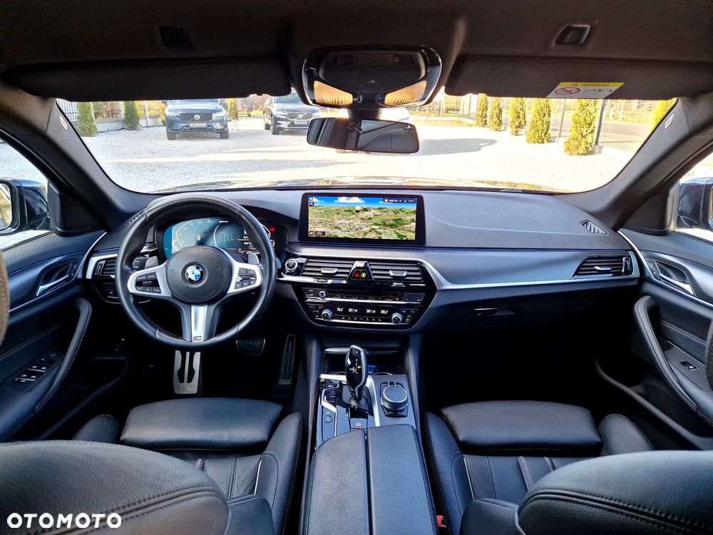 BMW Seria 5 530e xDrive M Sport sport - 9