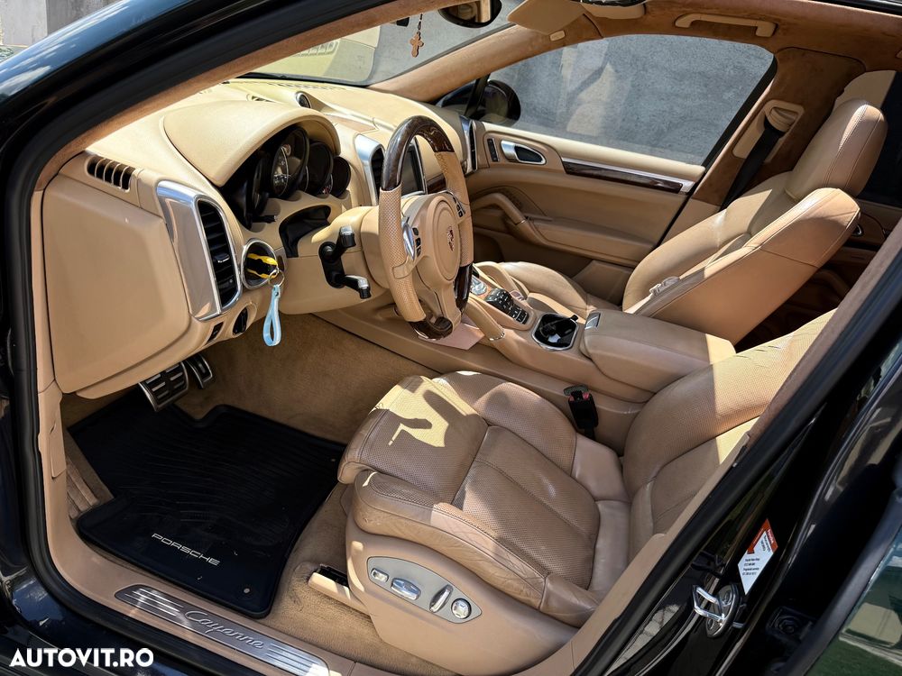 Porsche Cayenne - 8
