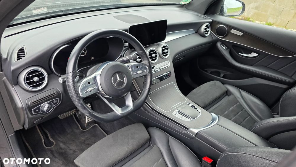 Mercedes-Benz GLC 300 d 4Matic 9G-TRONIC AMG Line - 10