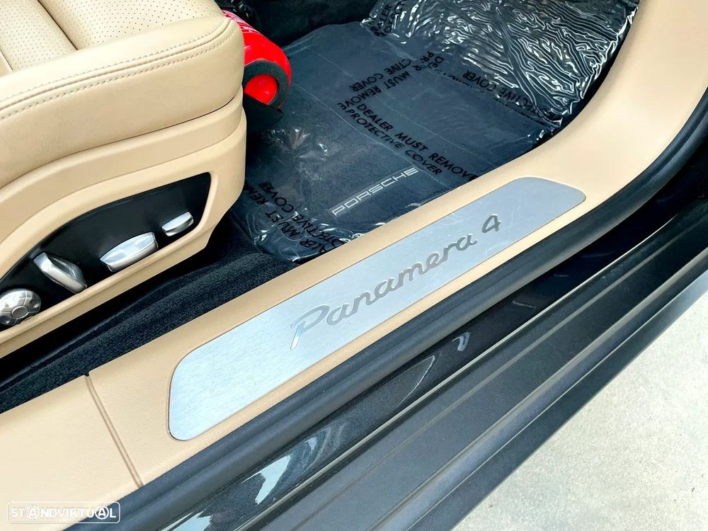 Porsche Panamera Sport Turismo 4 E-Hybrid Edition 10 Anos - 41