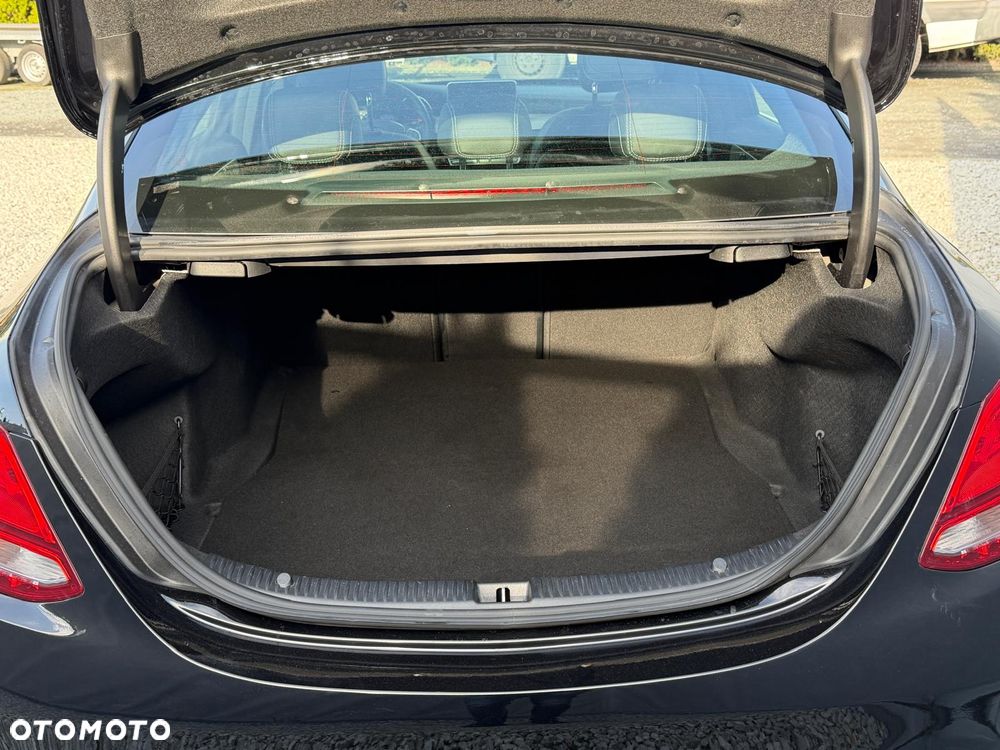 Mercedes-Benz Klasa C 300 7G-TRONIC AMG Line - 21