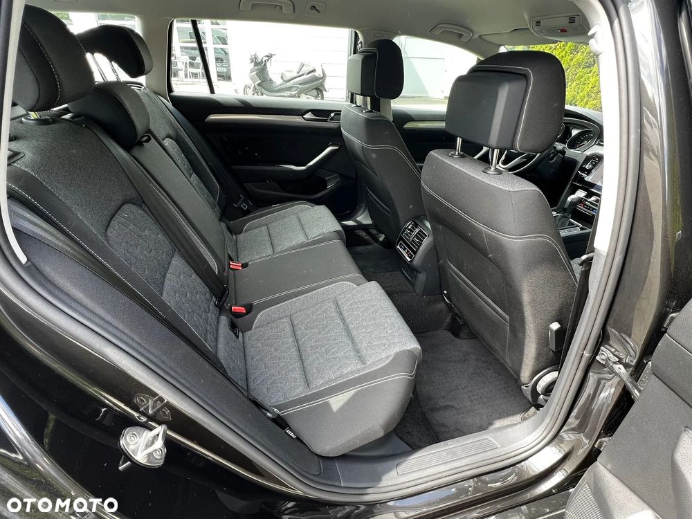 Volkswagen Passat 2.0 TDI SCR Comfortline DSG - 19