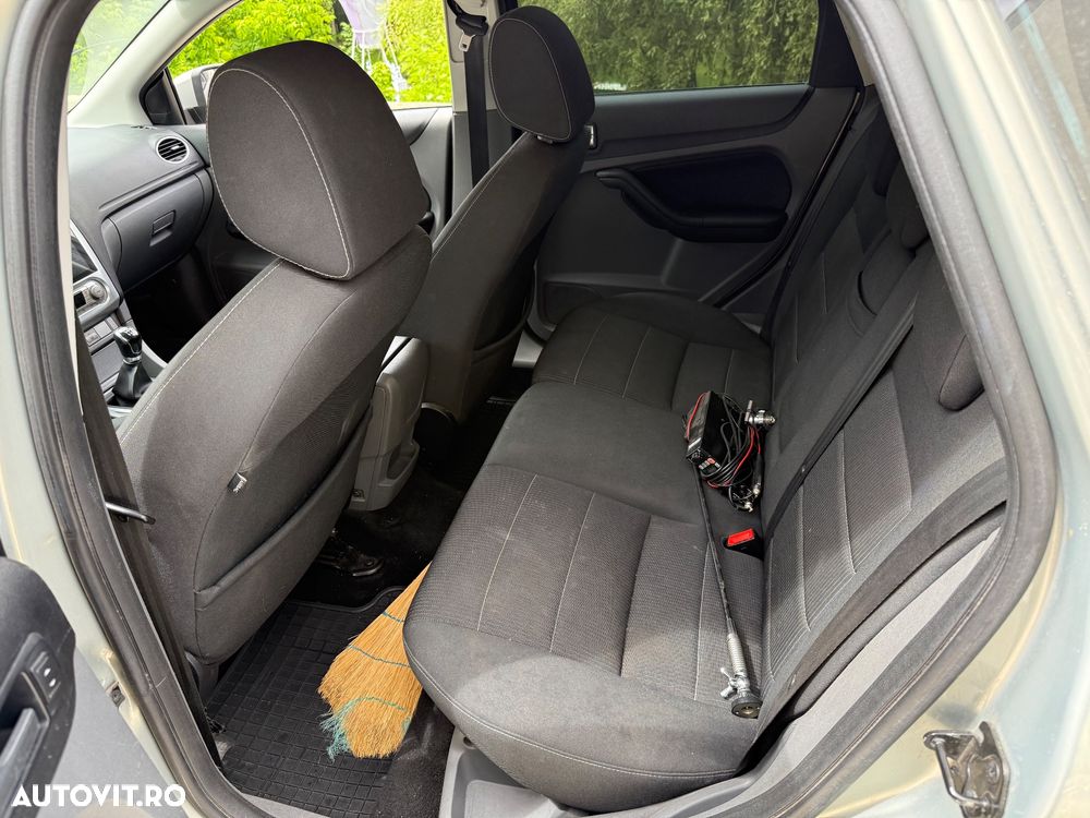Ford Focus 1.8 Silver Magic - 10