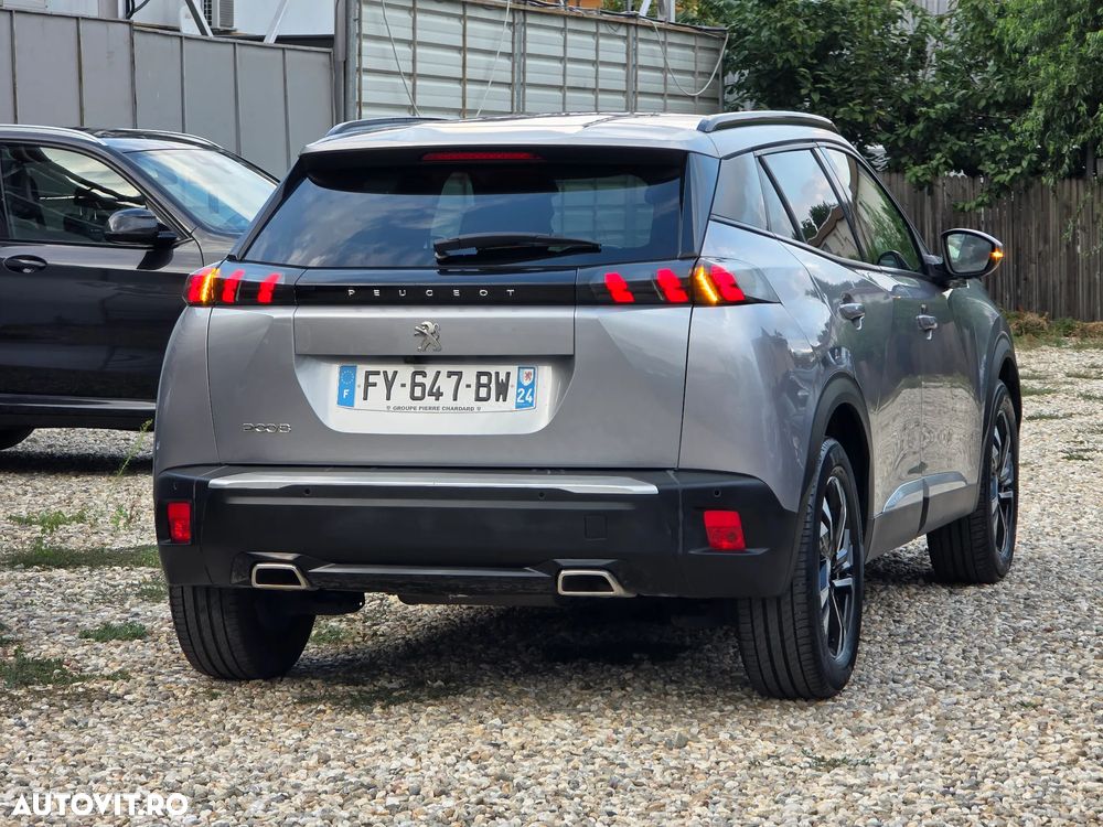 Peugeot 2008 PureTech 130 EAT8 GT Pack - 11