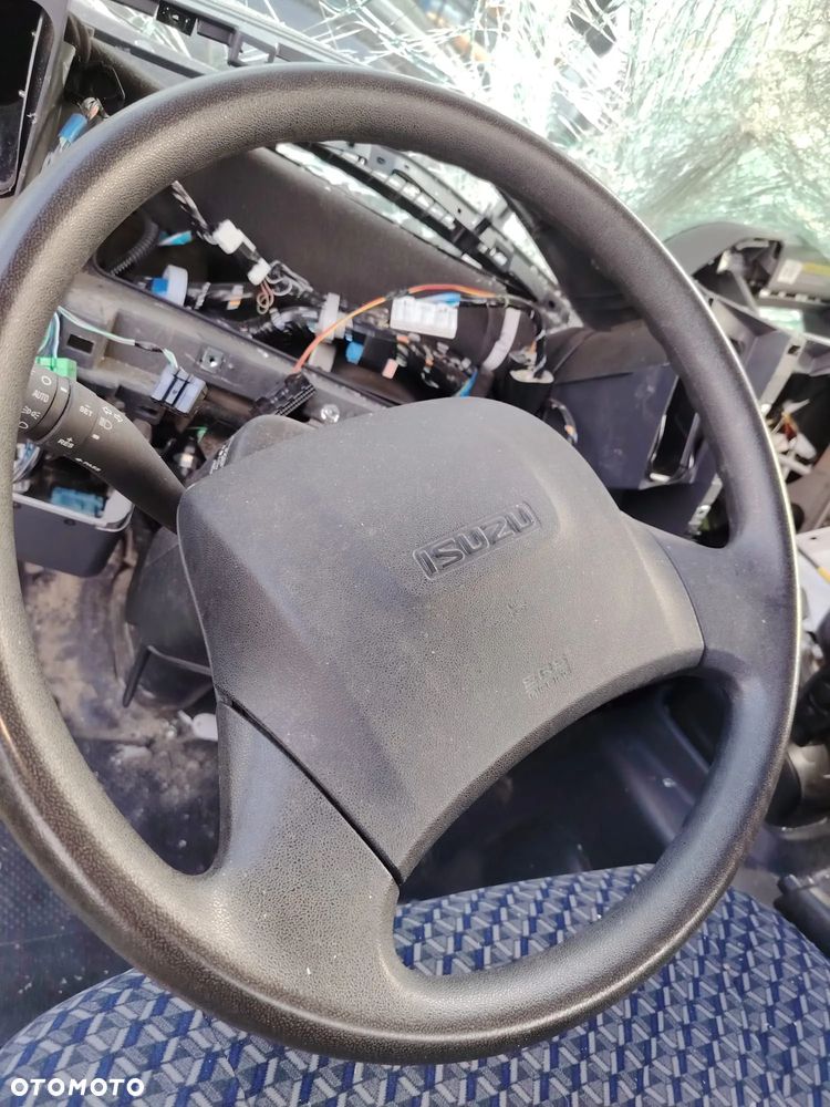 kierownica fotel fotele  isuzu npr 23r  czesci