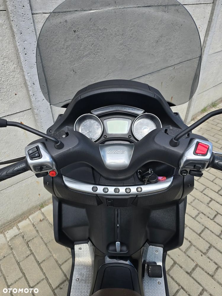 Piaggio MP-3 - 8