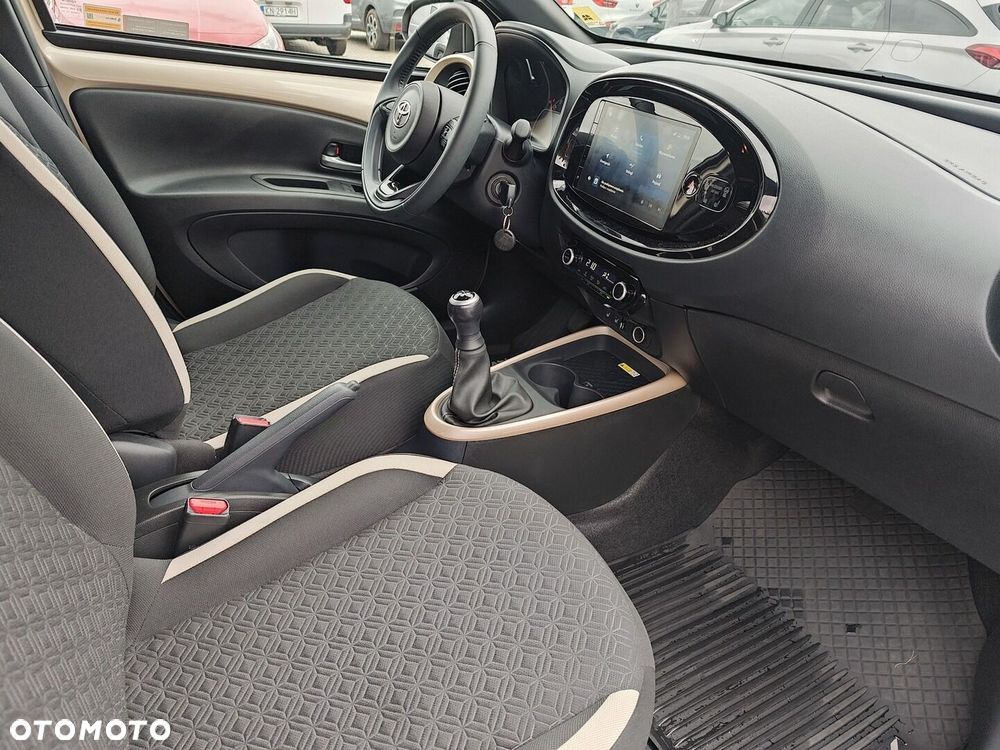 Toyota Aygo X - 10