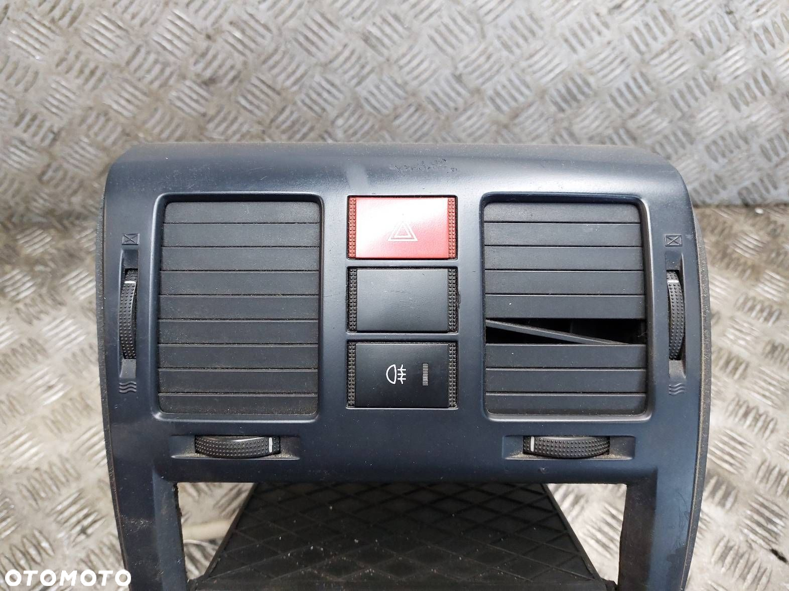 PANEL NAWIEWU KONSOLA ŚRODKOWA RAMKA HYUNDAI GETZ I - 2