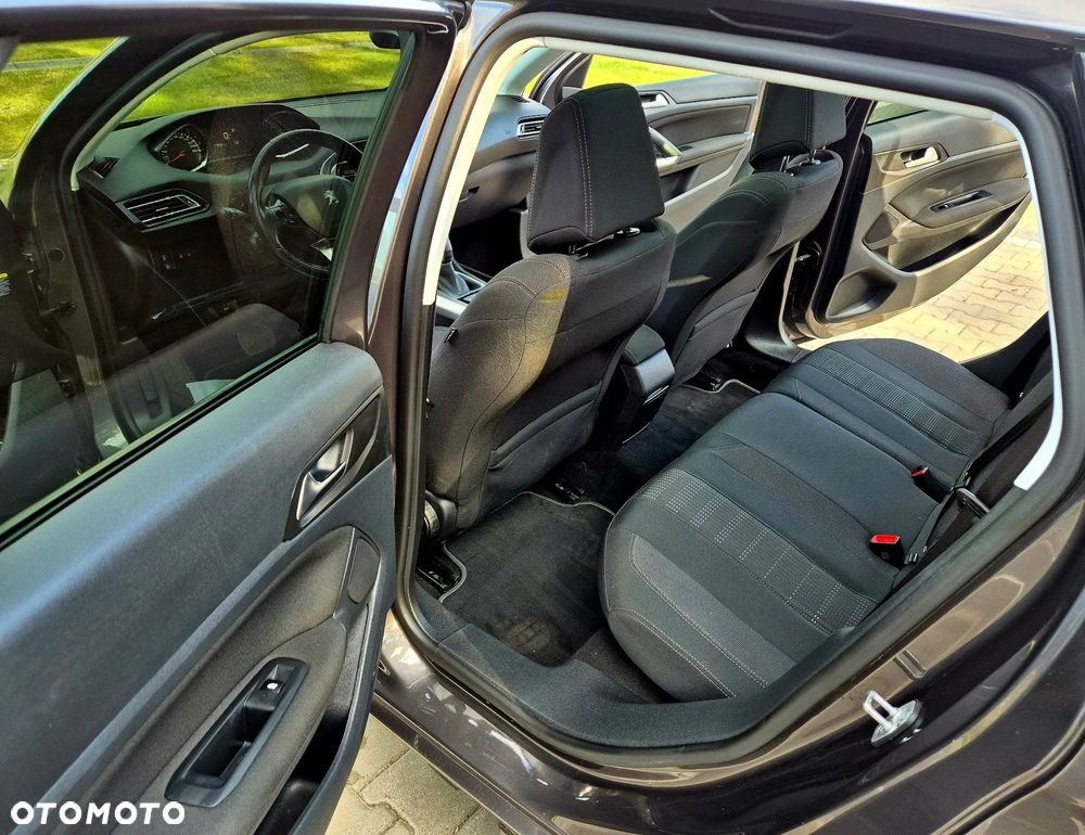 Peugeot 308 BlueHDi 150 EAT6 Stop & Start Business-Line - 19