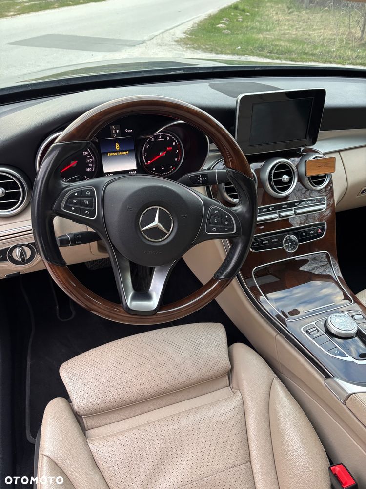 Mercedes-Benz Klasa C 300 9G-TRONIC - 16
