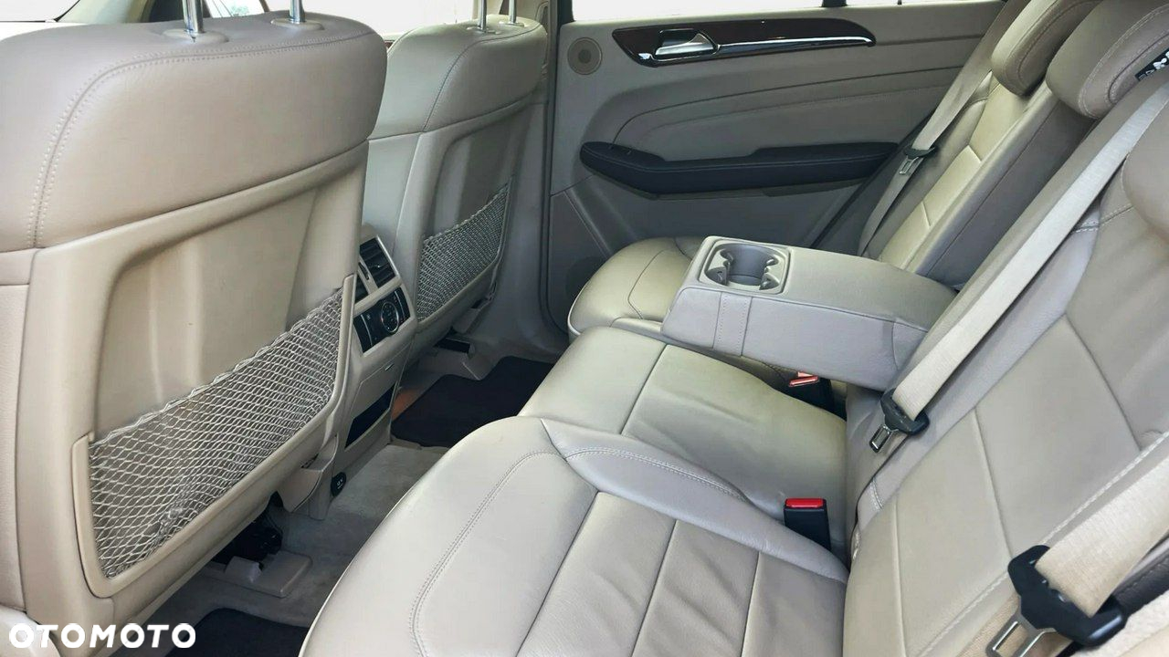 Mercedes-Benz ML 350 BlueTec 4-Matic - 8
