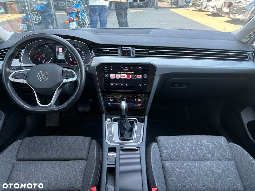 Volkswagen Passat - 10