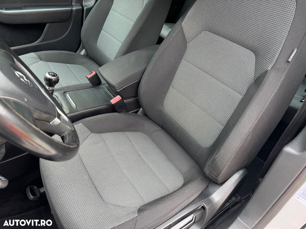 Volkswagen Passat - 11