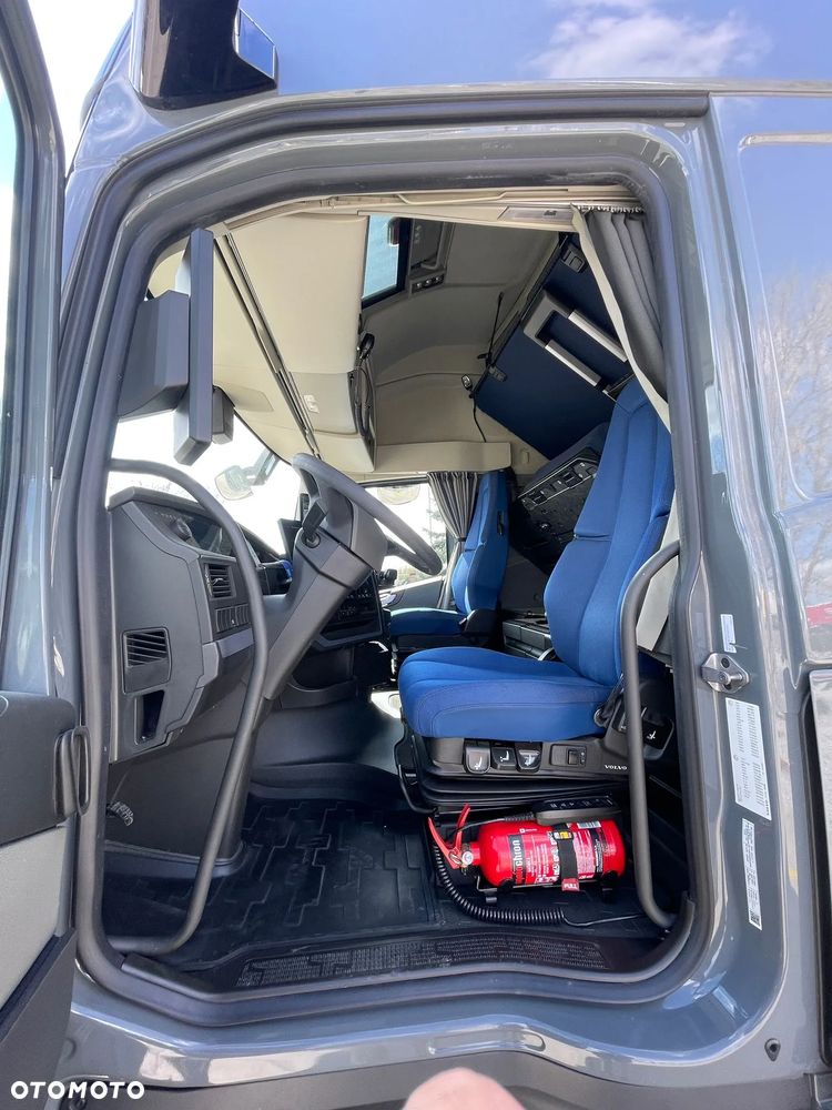 Volvo FH4 AERO 4x2 460 KM GLOBETROTTER XL LOW DECK - 6