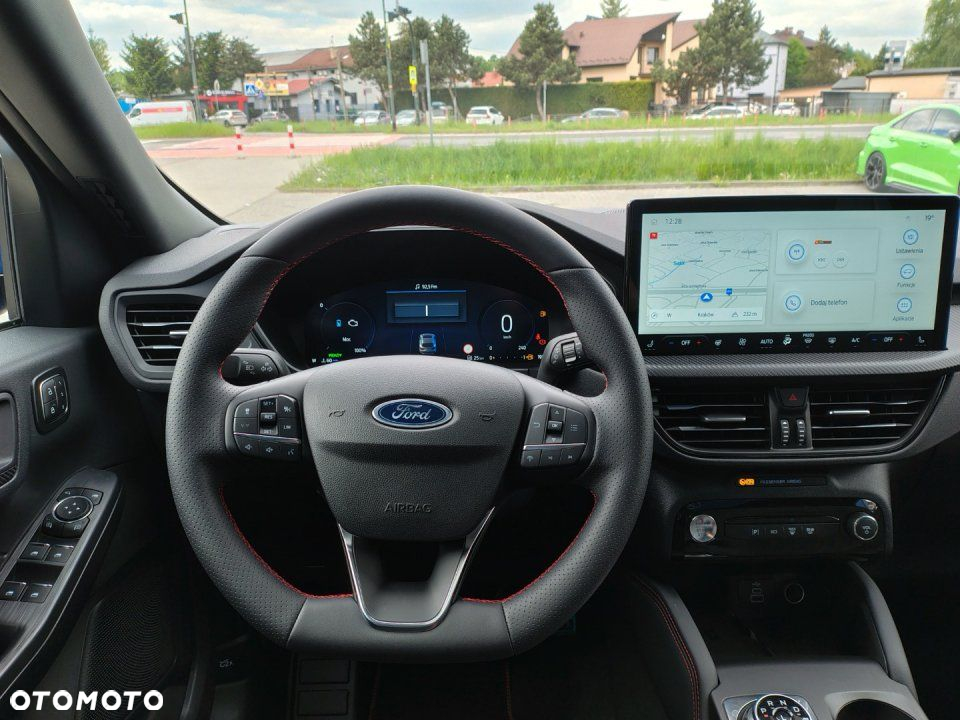 Ford Kuga - 10