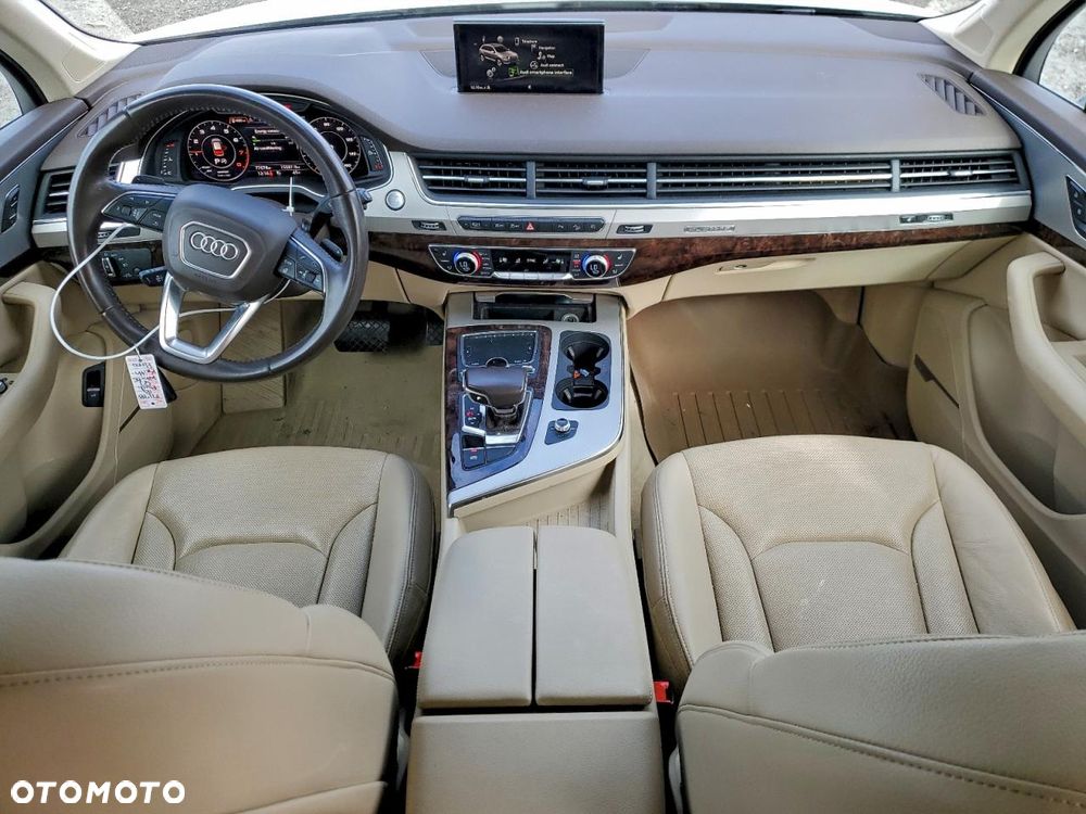 Audi Q7 - 7