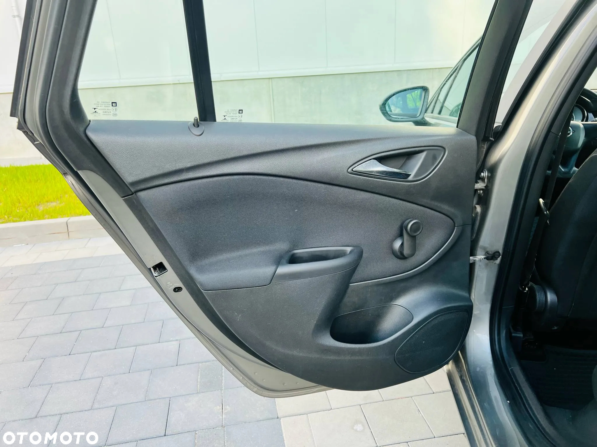 Opel Astra IV 1.6 CDTI Enjoy - 24
