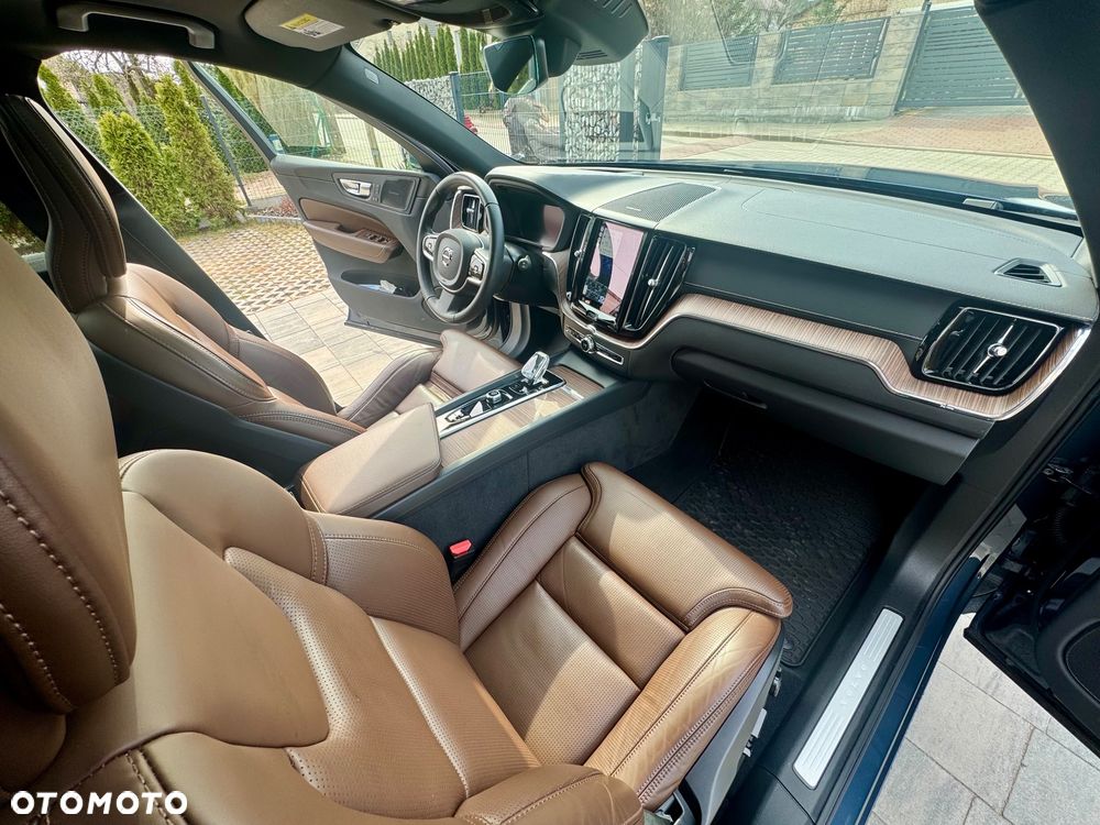 Volvo XC 60 B5 B AWD Inscription - 24