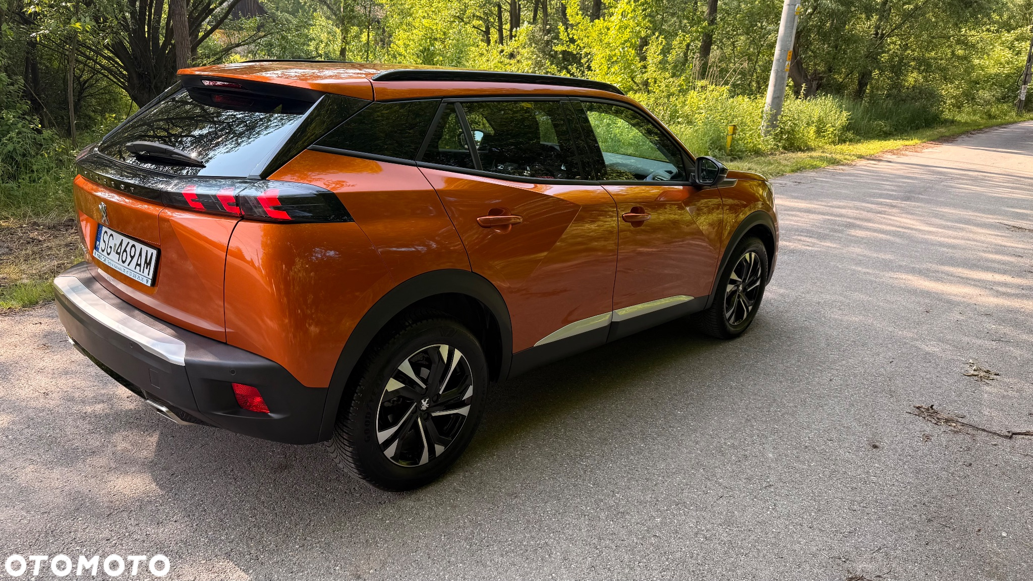 Peugeot 2008 1.2 PureTech Allure S&S EAT8 - 5