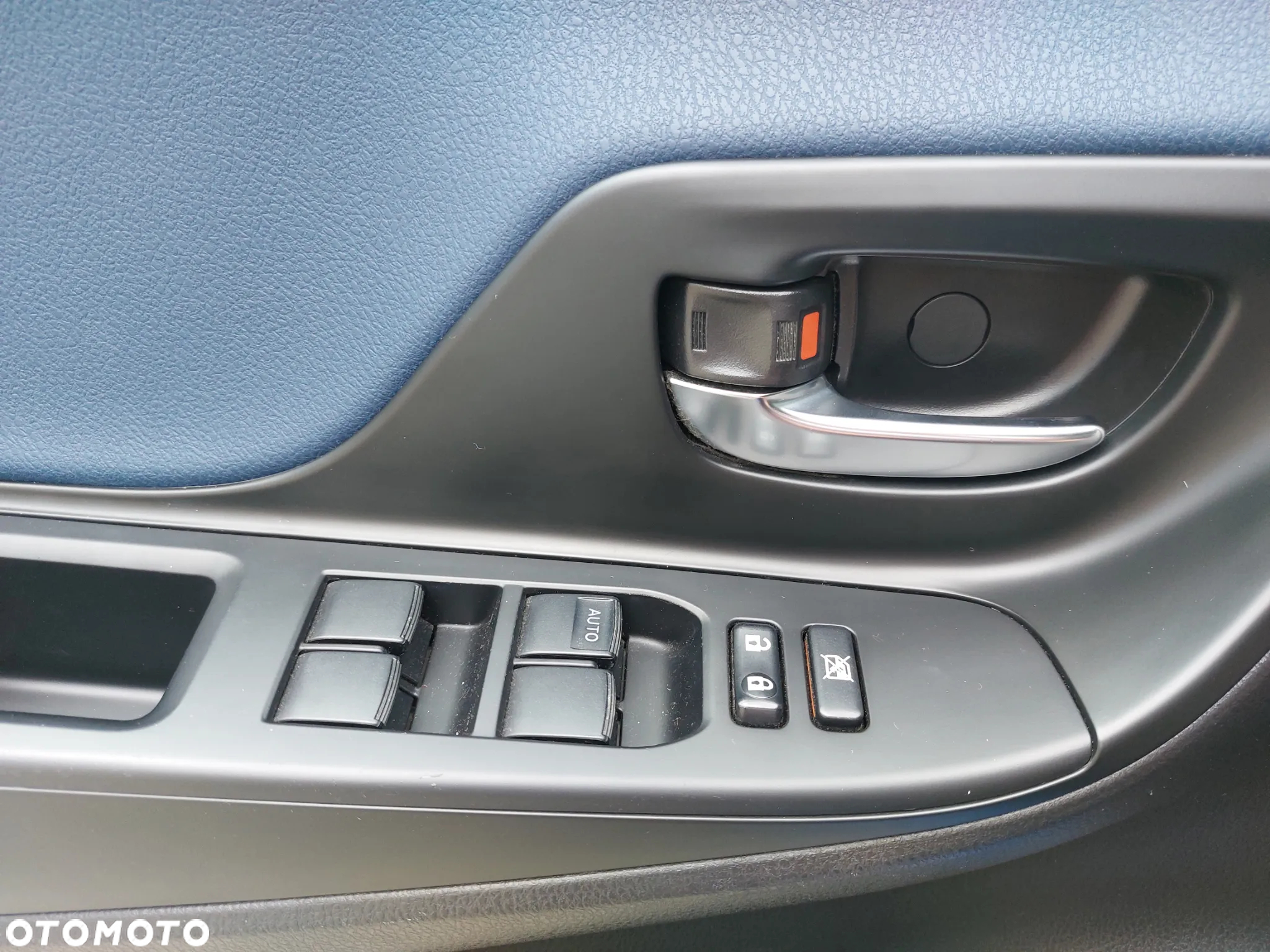 Toyota Yaris Hybrid 100 Selection - 20