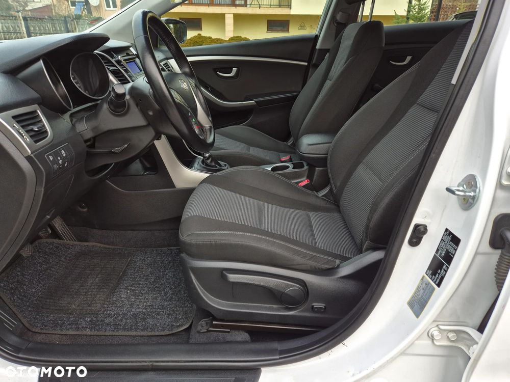 Hyundai i30 blue 1.6 CRDi Classic - 27