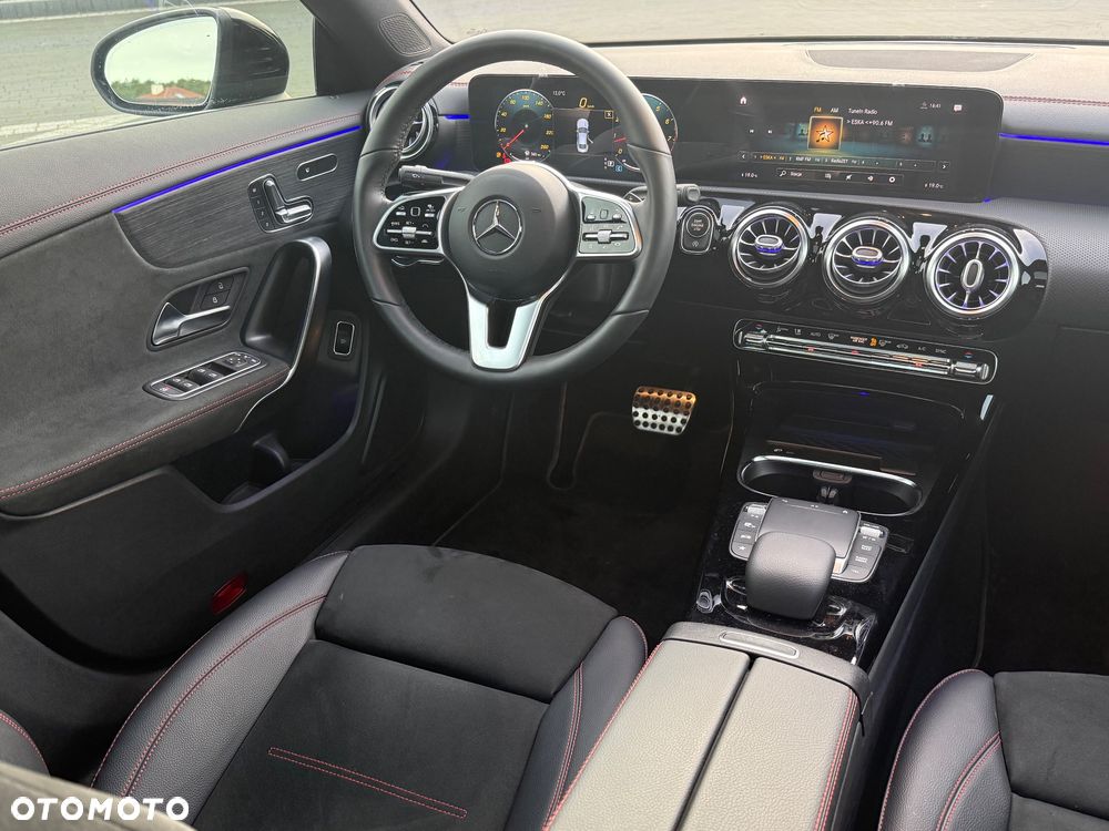 Mercedes-Benz CLA 250 4Matic 7G-DCT AMG Line - 10