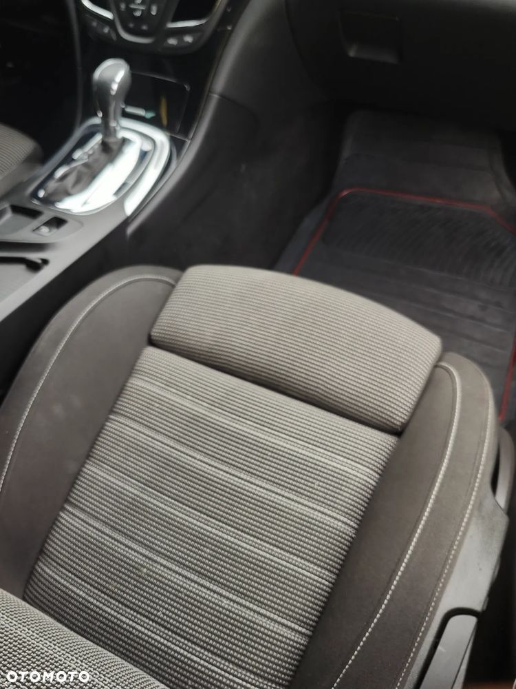 Opel Insignia 1.6 SIDI Turbo Touer Innovation - 26