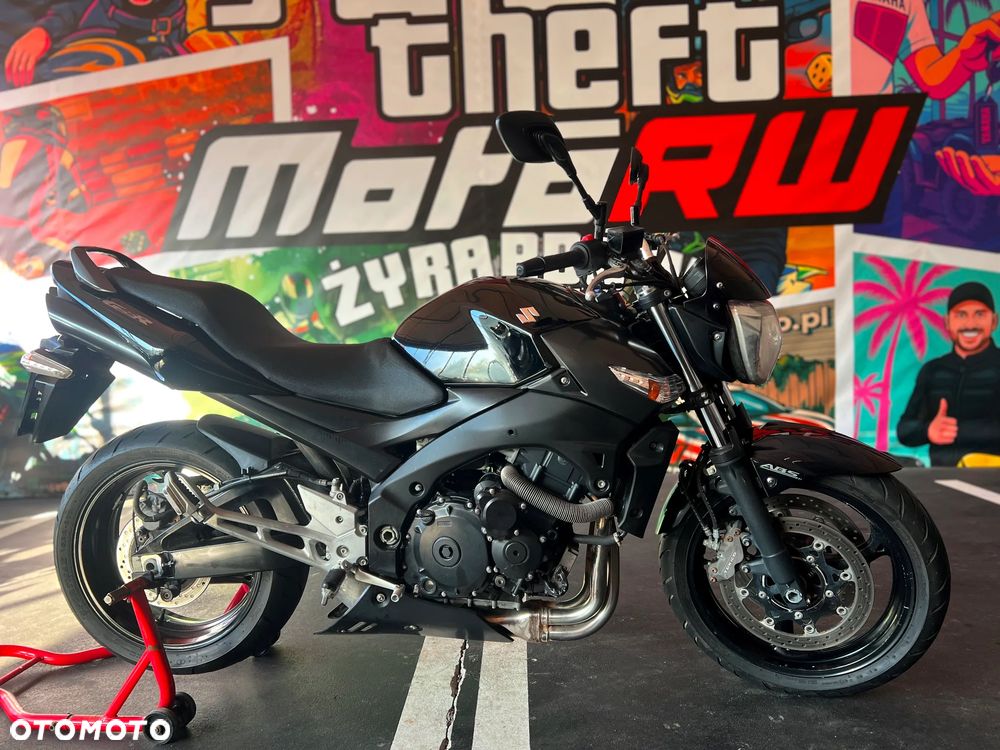 Suzuki GSR
