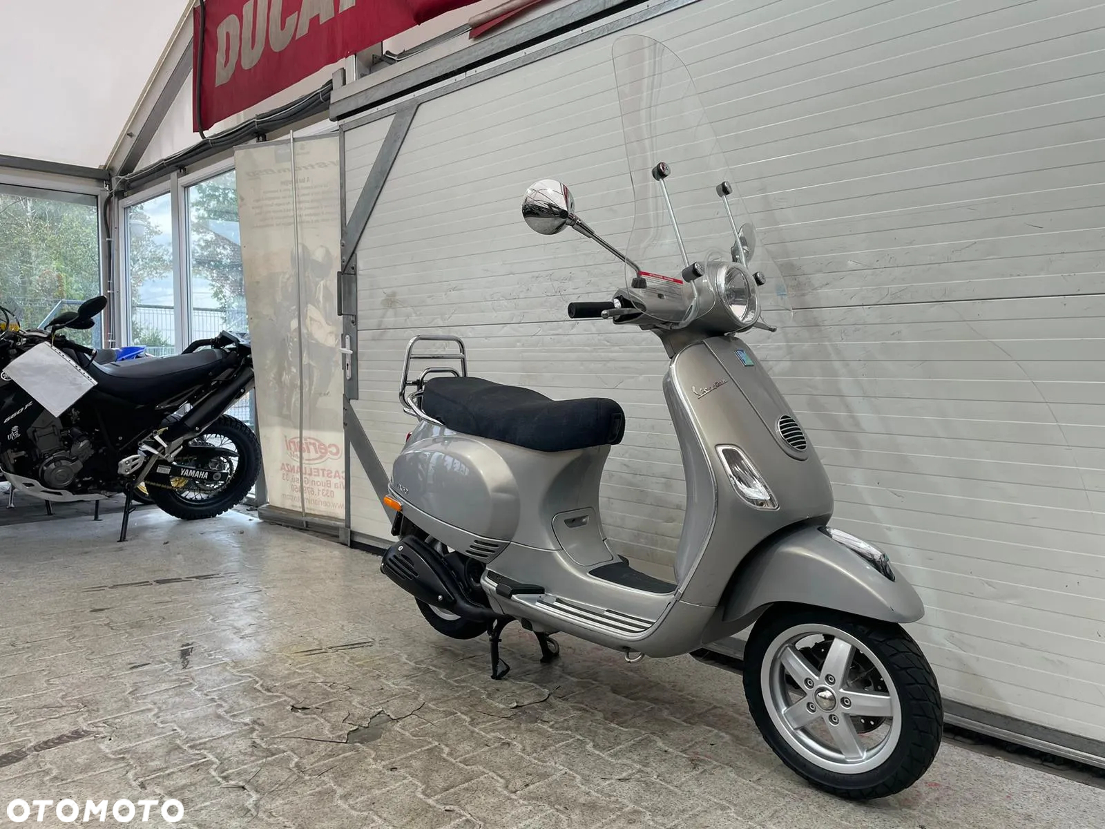 Piaggio Vespa - 2