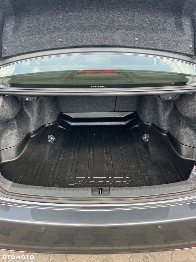 Honda Accord 2.0 Lifestyle - 10