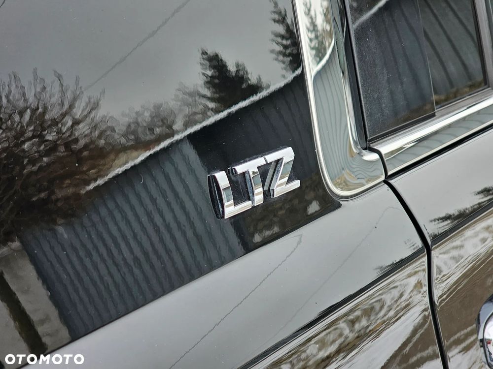 Chevrolet Suburban - 37