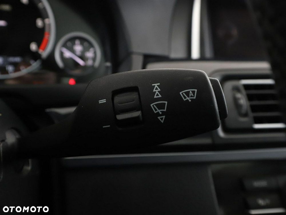 BMW Seria 5 520d xDrive - 35