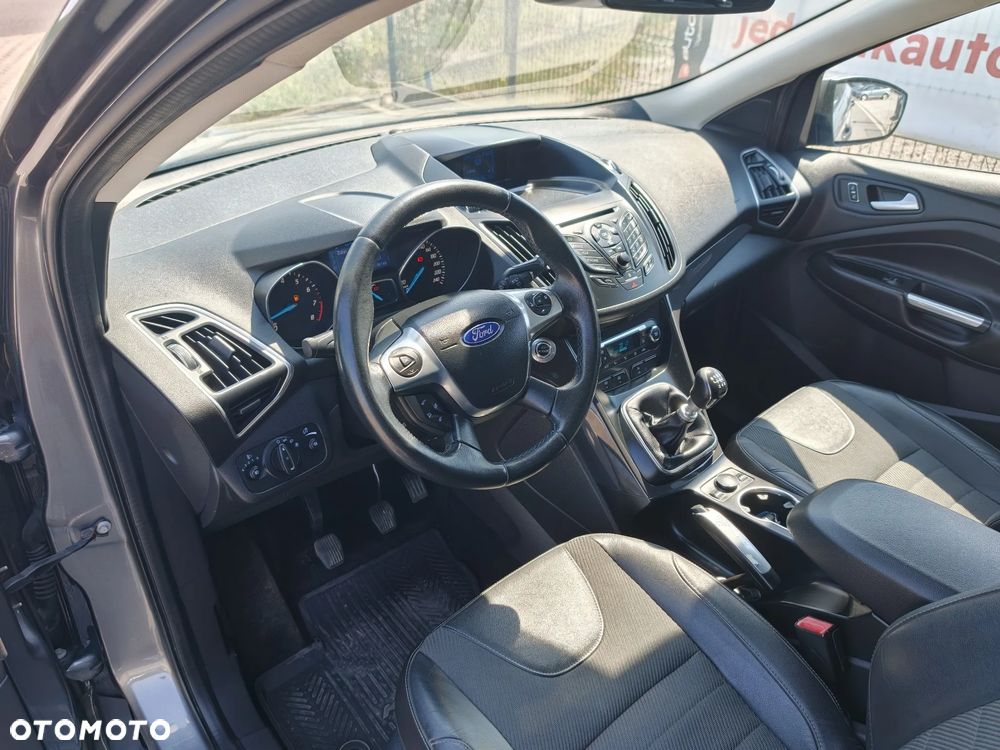 Ford Kuga - 25