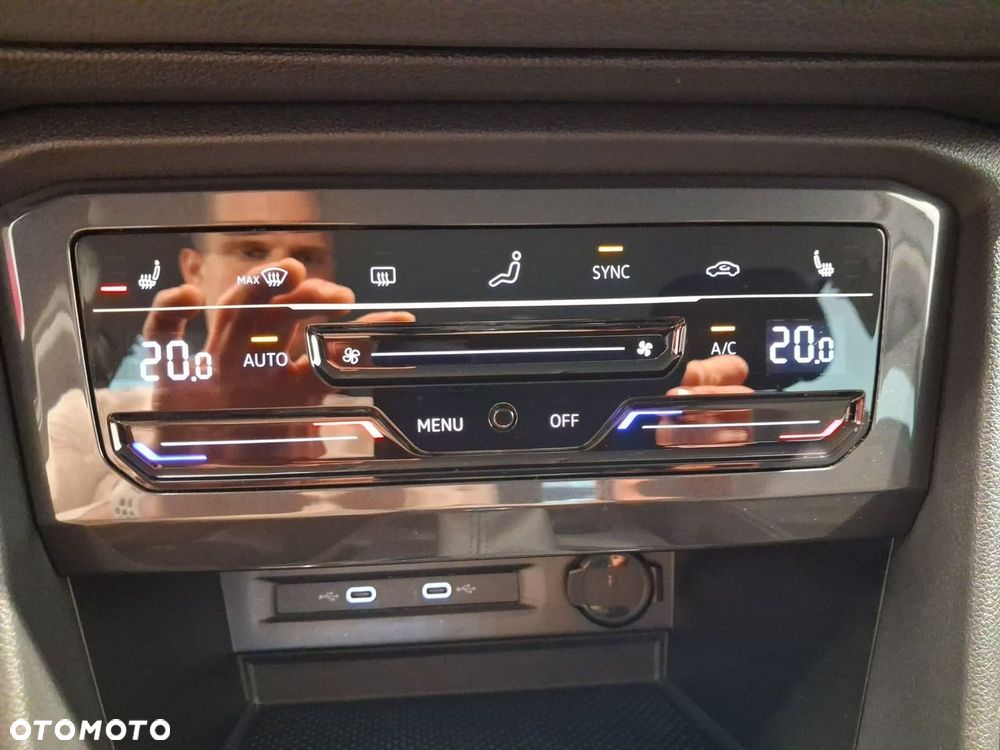 Volkswagen Tiguan - 32