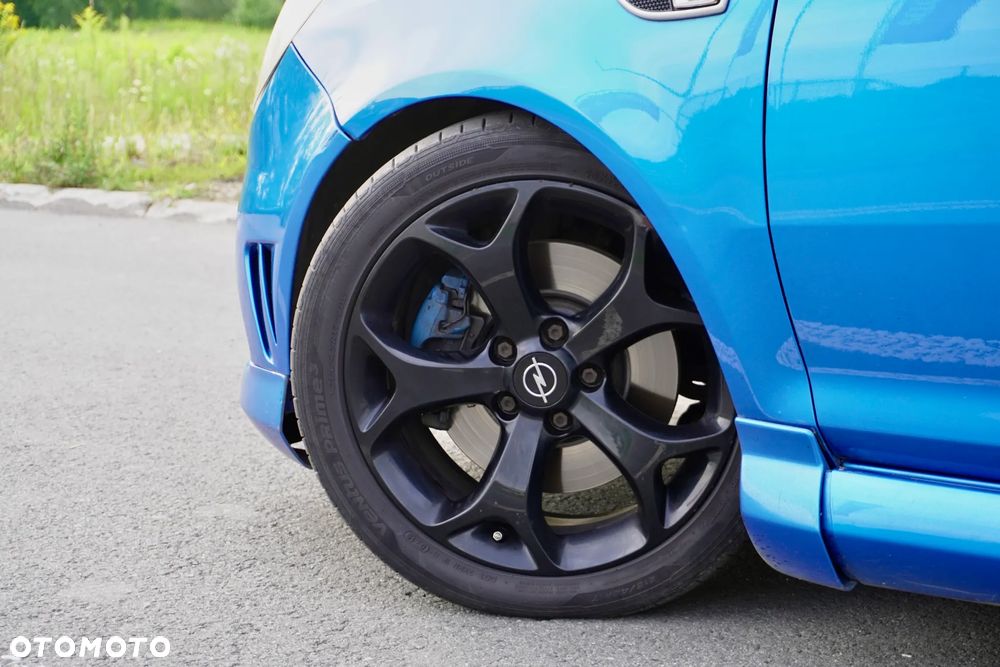 Opel Corsa 1.6T OPC - 12