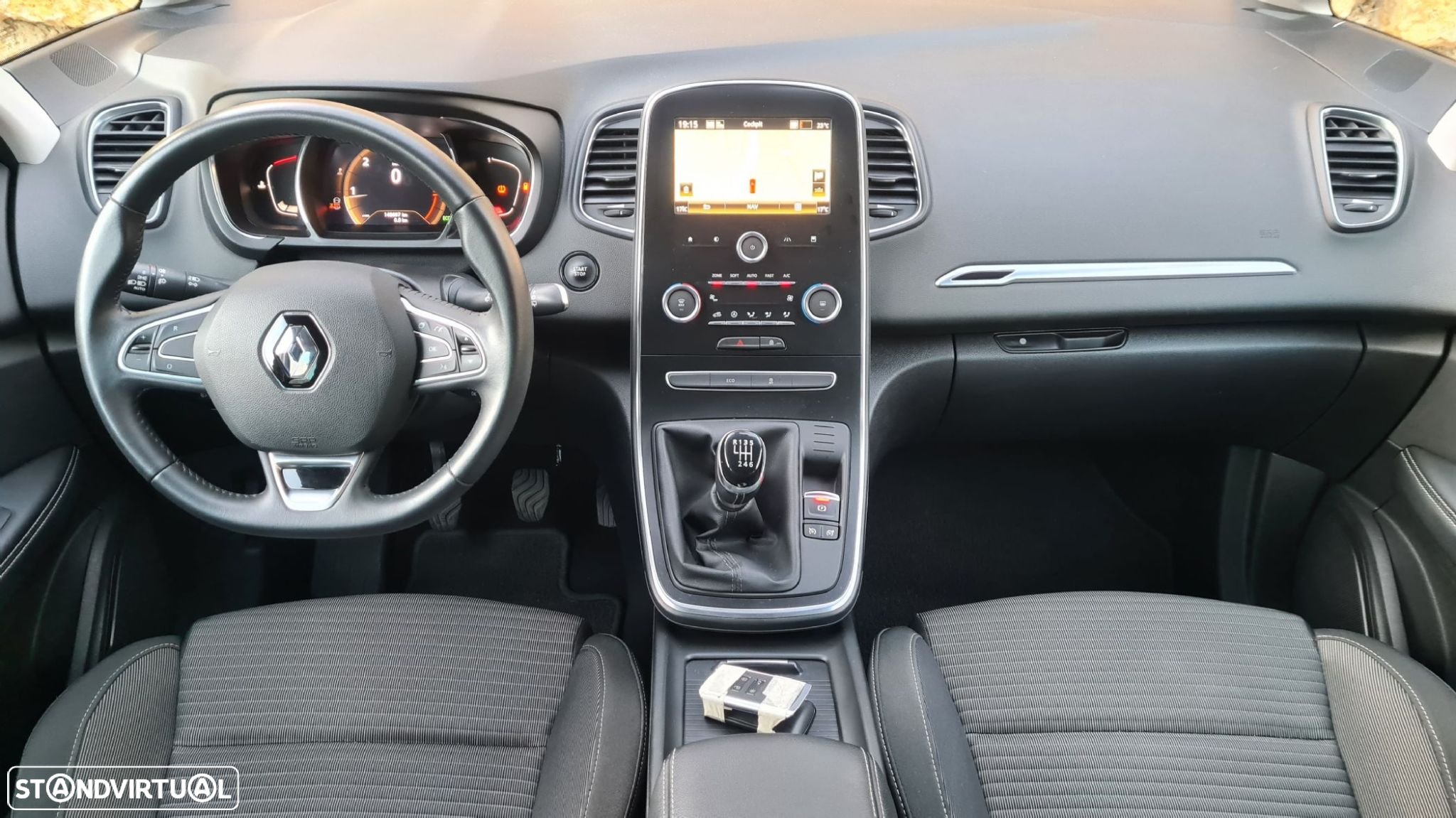 Renault Grand Scénic - 10
